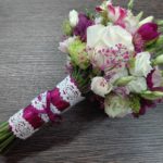 Svatební kytice z Pivoněk, Frézií, Eustom a trsových Růží