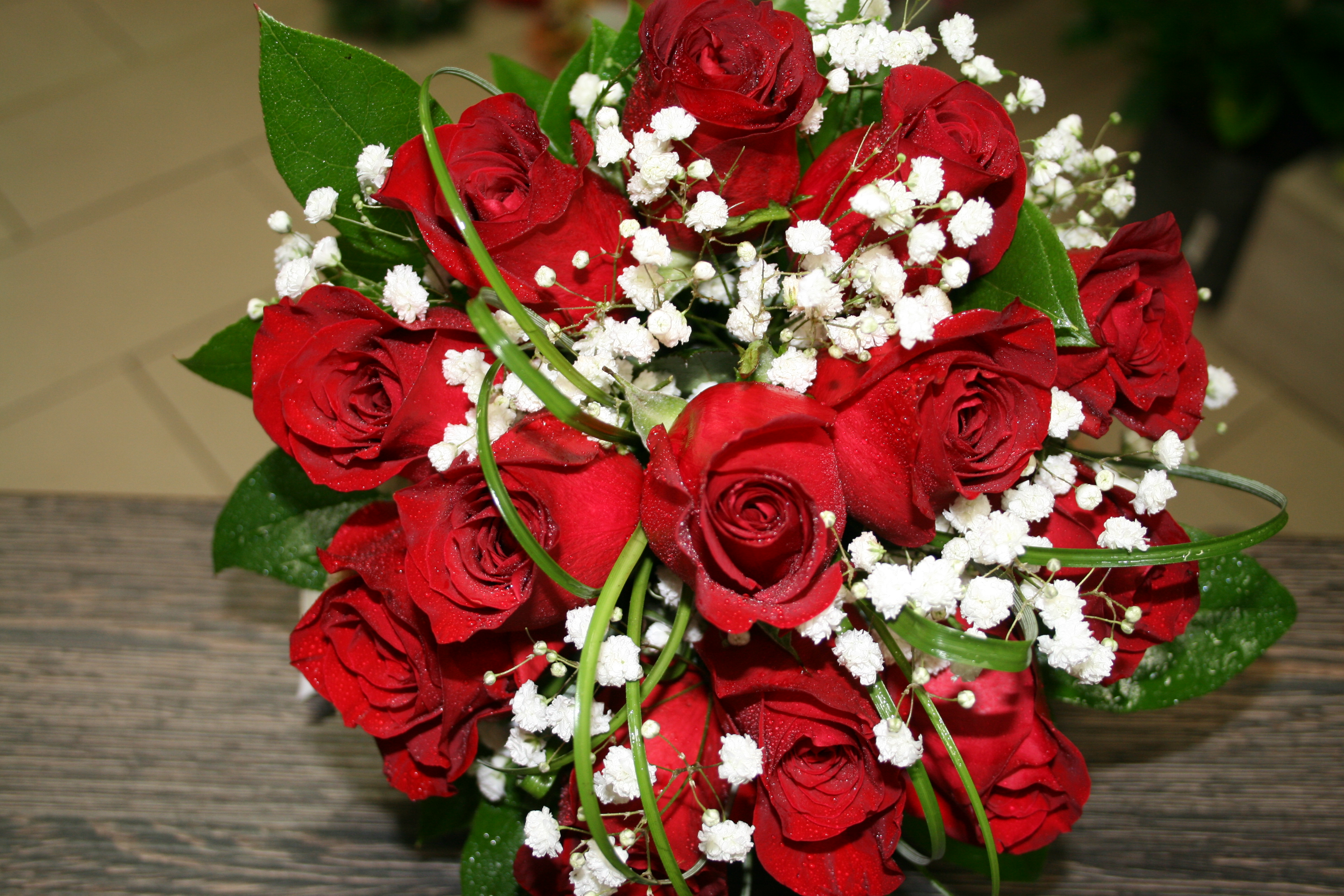 svatební kytice z růží